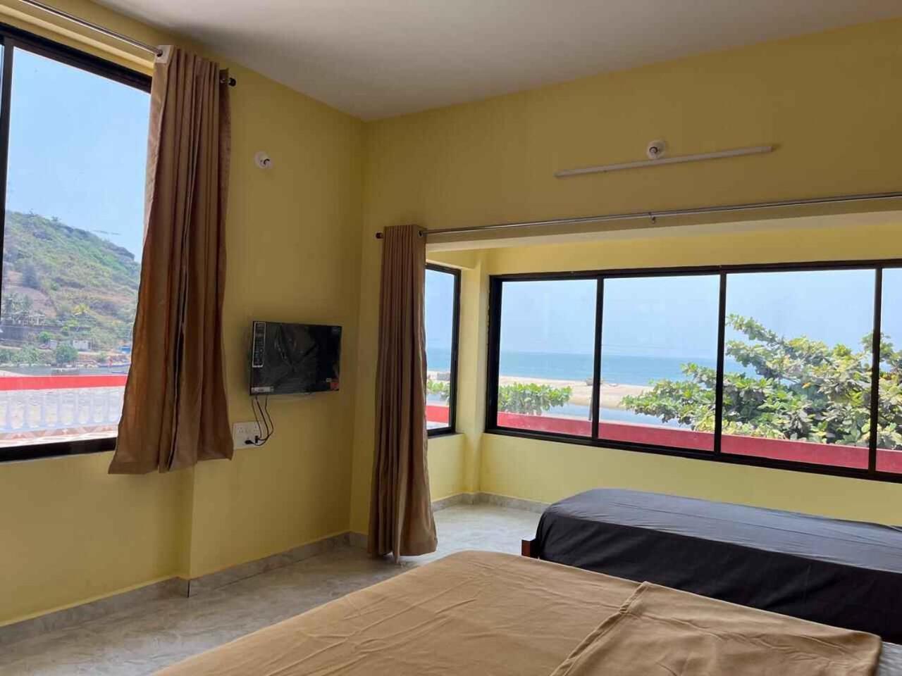 Klub Khavana- The Exclusive Beachfront Resort Vengurla Buitenkant foto