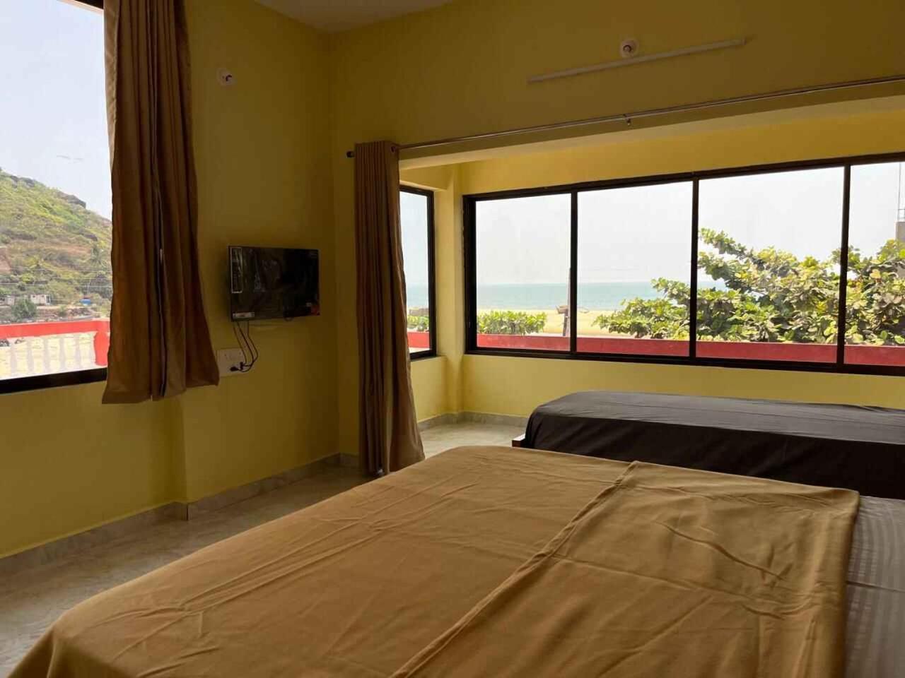 Klub Khavana- The Exclusive Beachfront Resort Vengurla Buitenkant foto