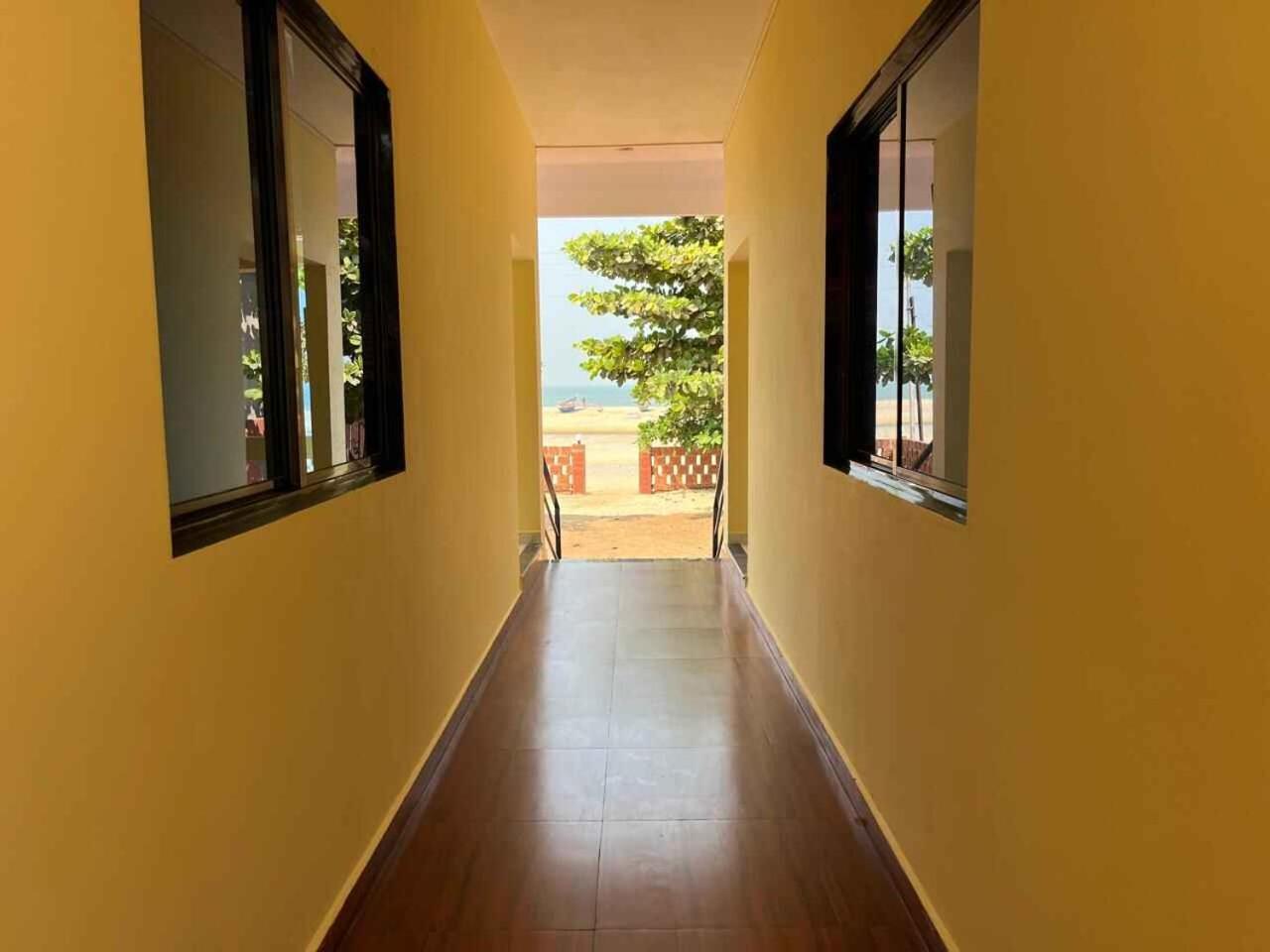 Klub Khavana- The Exclusive Beachfront Resort Vengurla Buitenkant foto