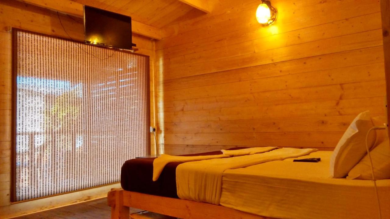 Klub Khavana- The Exclusive Beachfront Resort Vengurla Buitenkant foto