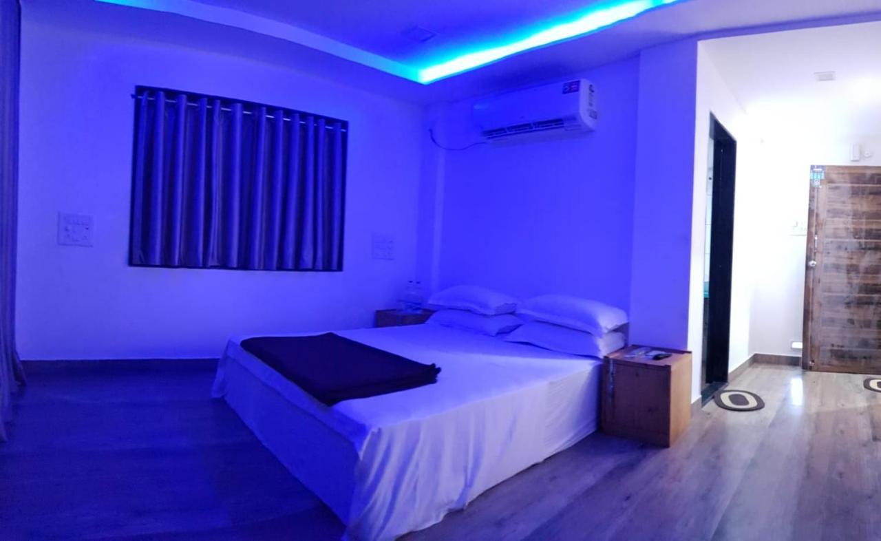 Klub Khavana- The Exclusive Beachfront Resort Vengurla Buitenkant foto